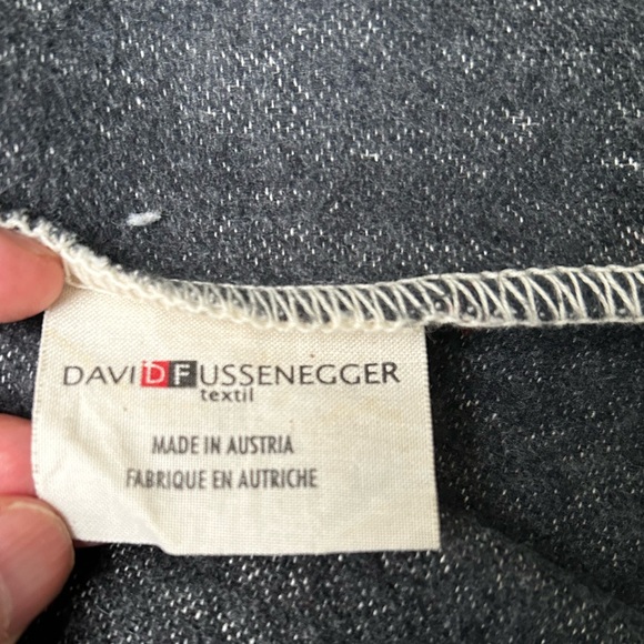 Super Cute David Fussenegger Grey Around the World Blanket/Throw - Picture 5 of 12